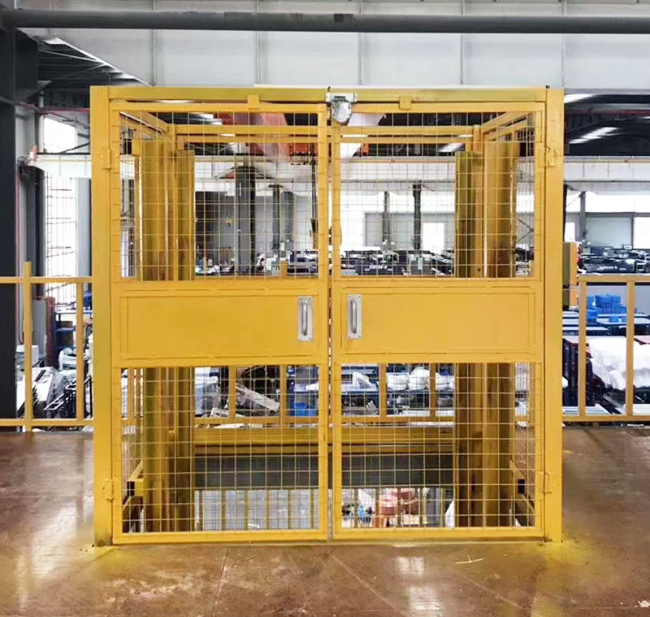 南宁智能导轨式升降机亮相